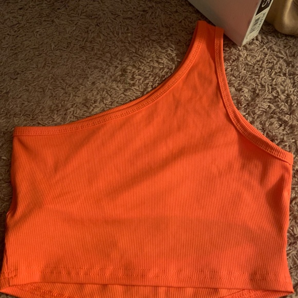 Orange crop top - Picture 2 of 5